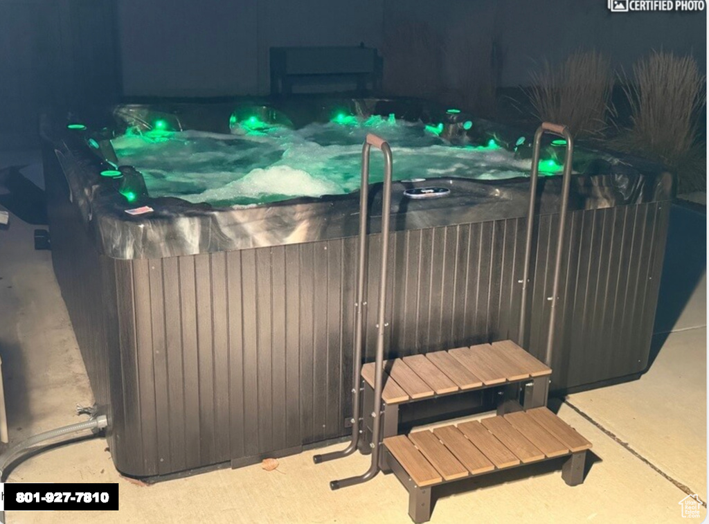 Exterior view of a jacuzzi
