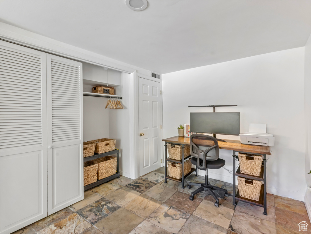 Photo 17 for MLS #2092722 at 1155 N Pinecrest Canyon Rd