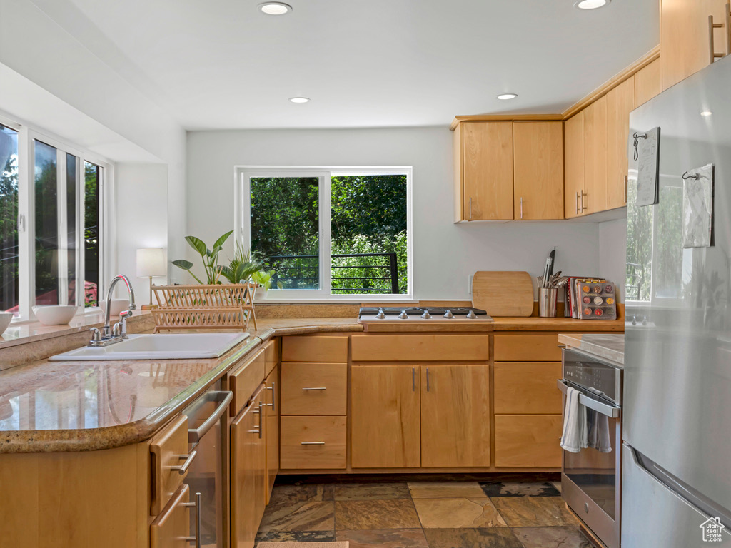 Photo 15 for MLS #2092722 at 1155 N Pinecrest Canyon Rd