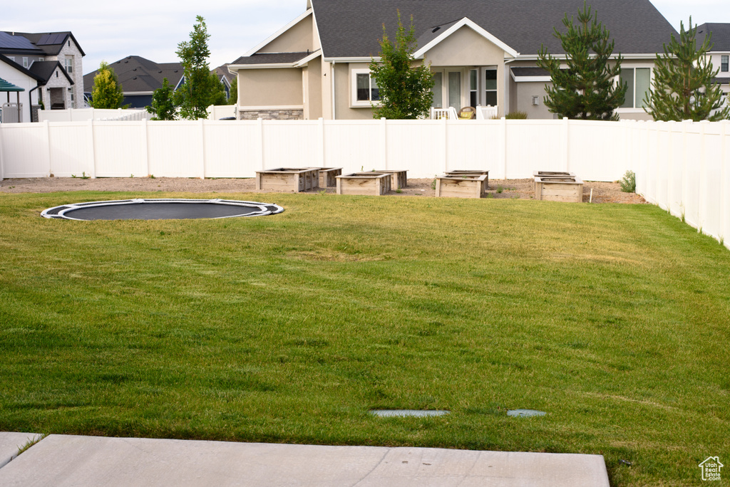 View of yard featuring a residential view