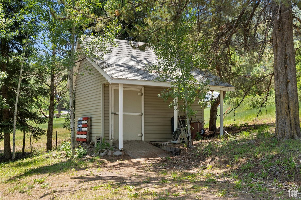 2439 N NORDIC DR Eden, UT 84310