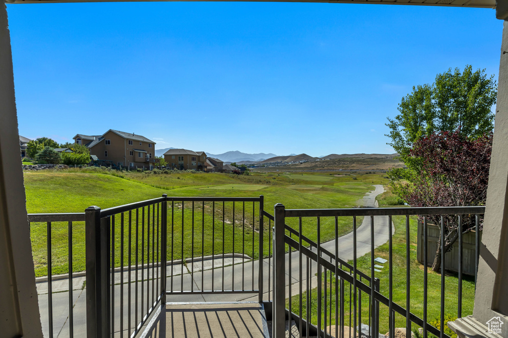 Balcony featuring a mountain view