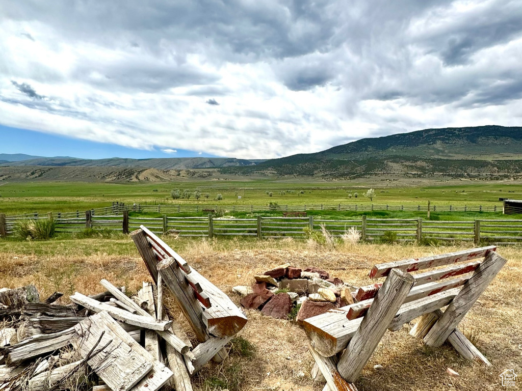 View of yard with a view of countryside