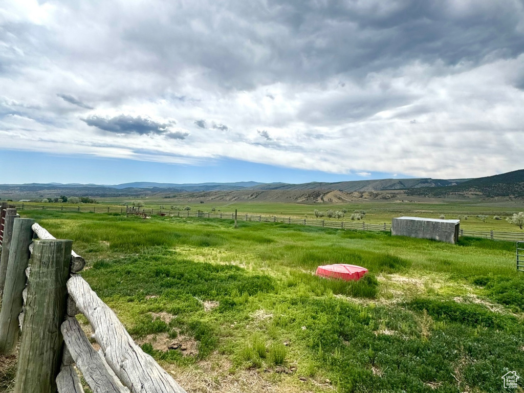 View of yard with a view of countryside