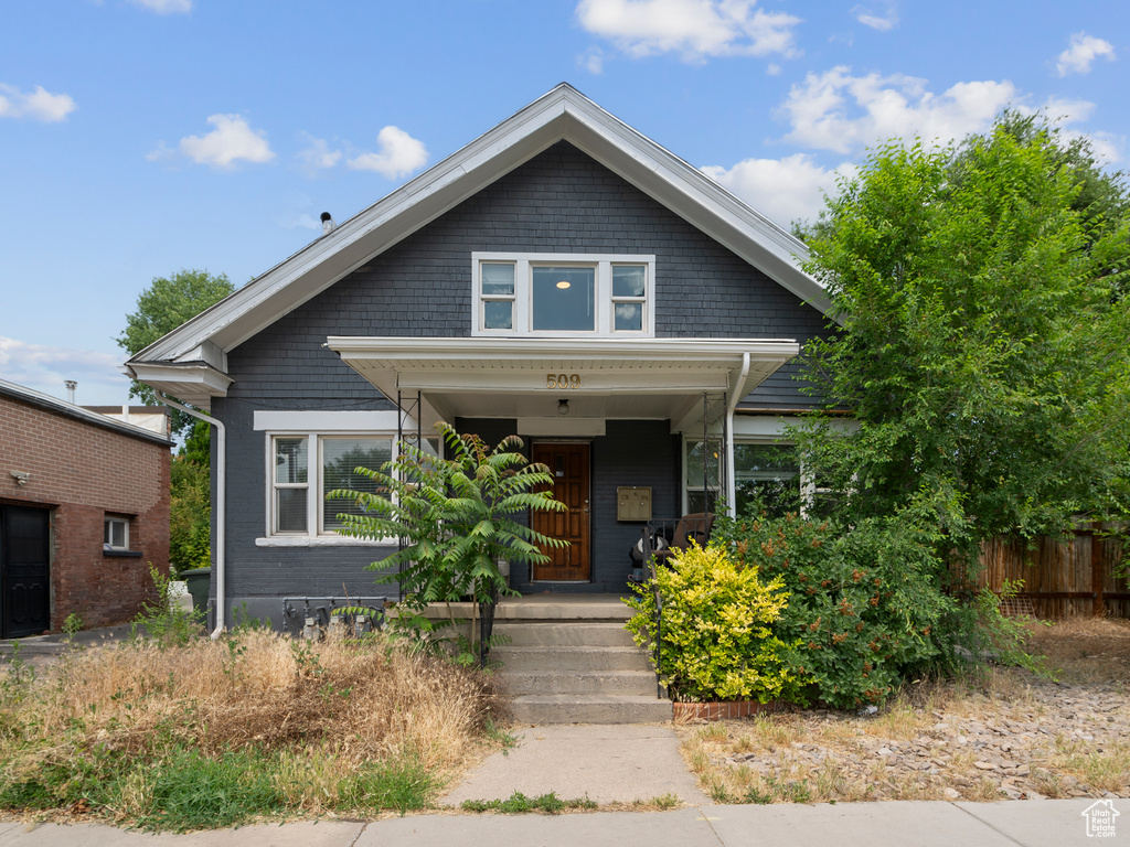 Bungalow with a porch