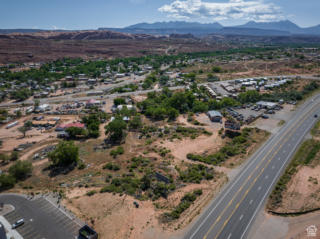 Bird\\\'s eye view of a mountainous background
