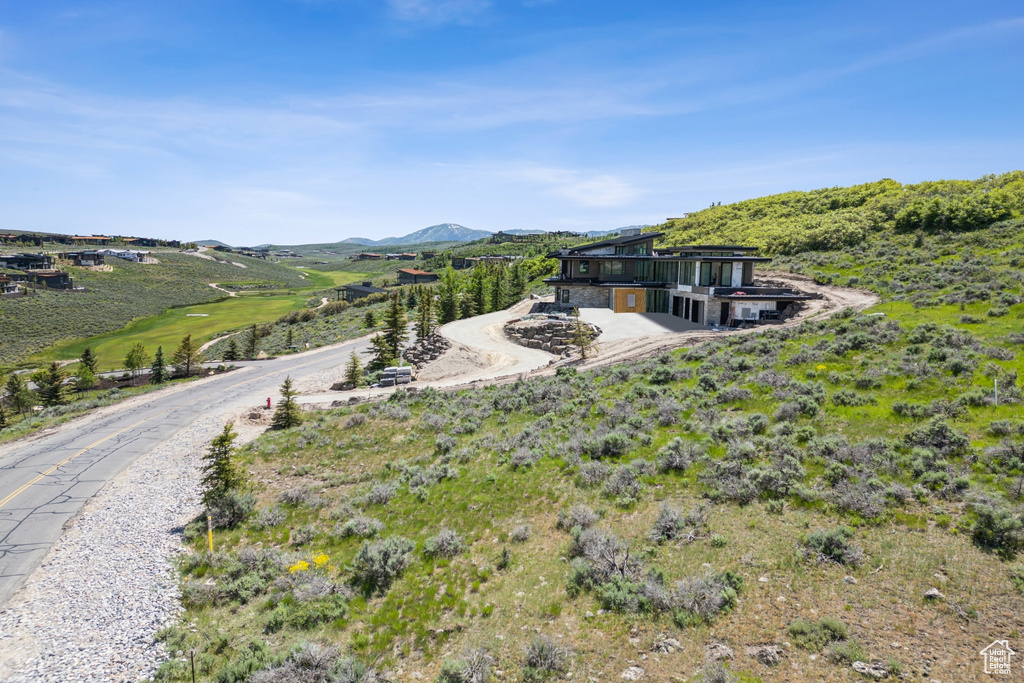 View of yard featuring a mountain view