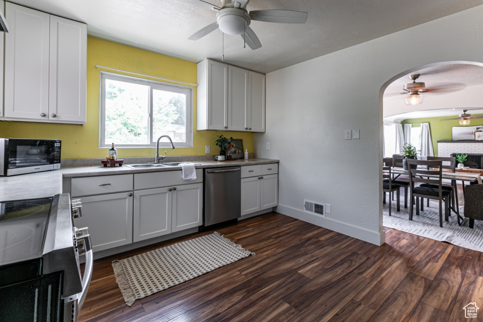 Photo 11 for MLS #2092848 at 3071 Quincy Ave