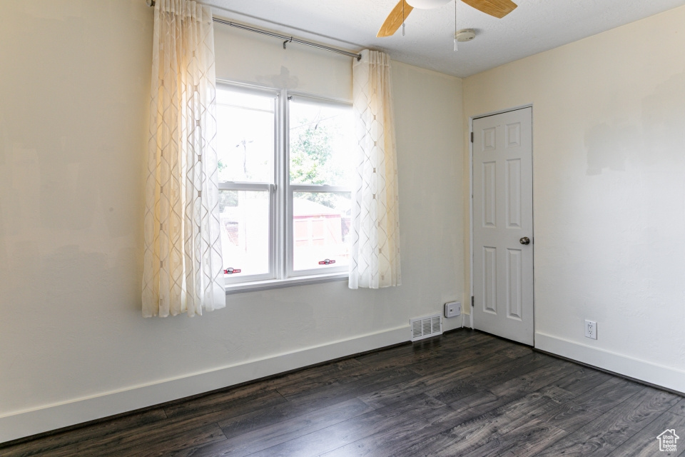 Photo 13 for MLS #2092848 at 3071 Quincy Ave