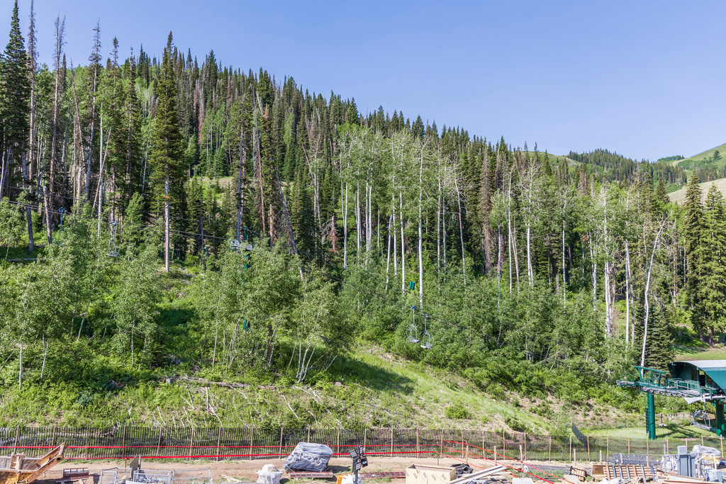 9300 MARSAC AVE #B202 Park City, UT 84060