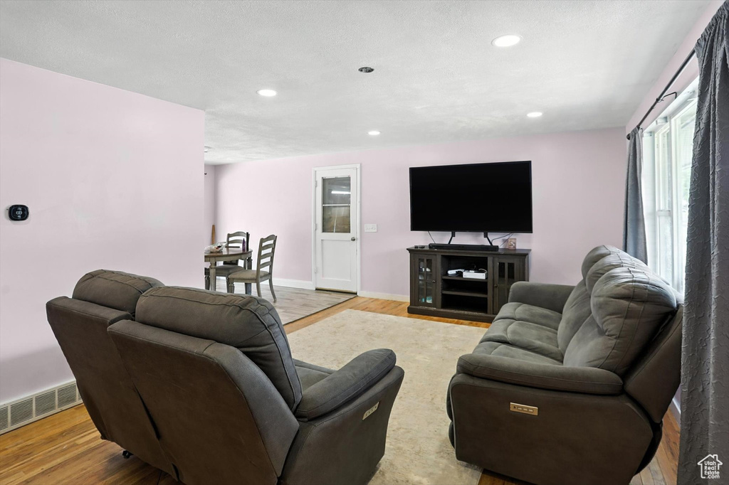 4358 S 950 W Riverdale, UT 84405