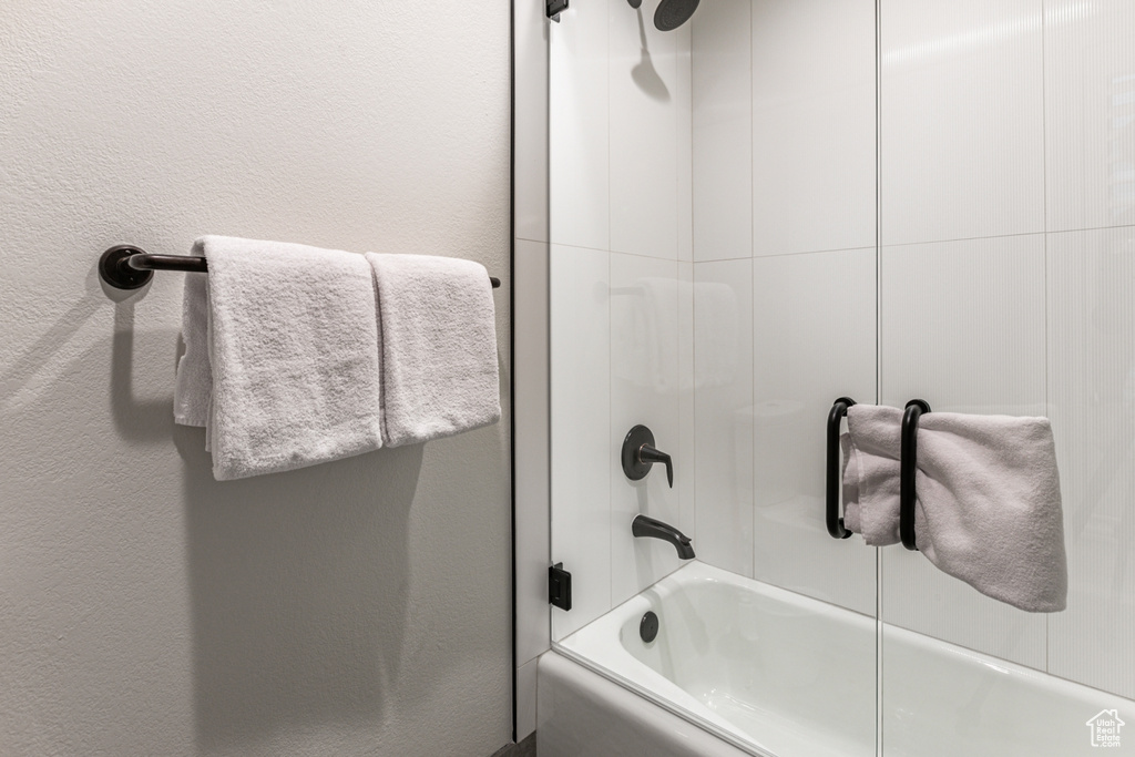 Bathroom with shower / bath combination