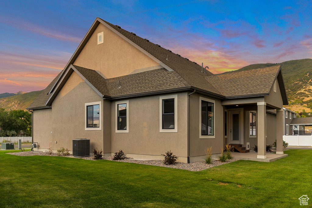 551 W SUMMERHILL LN Centerville, UT 84014