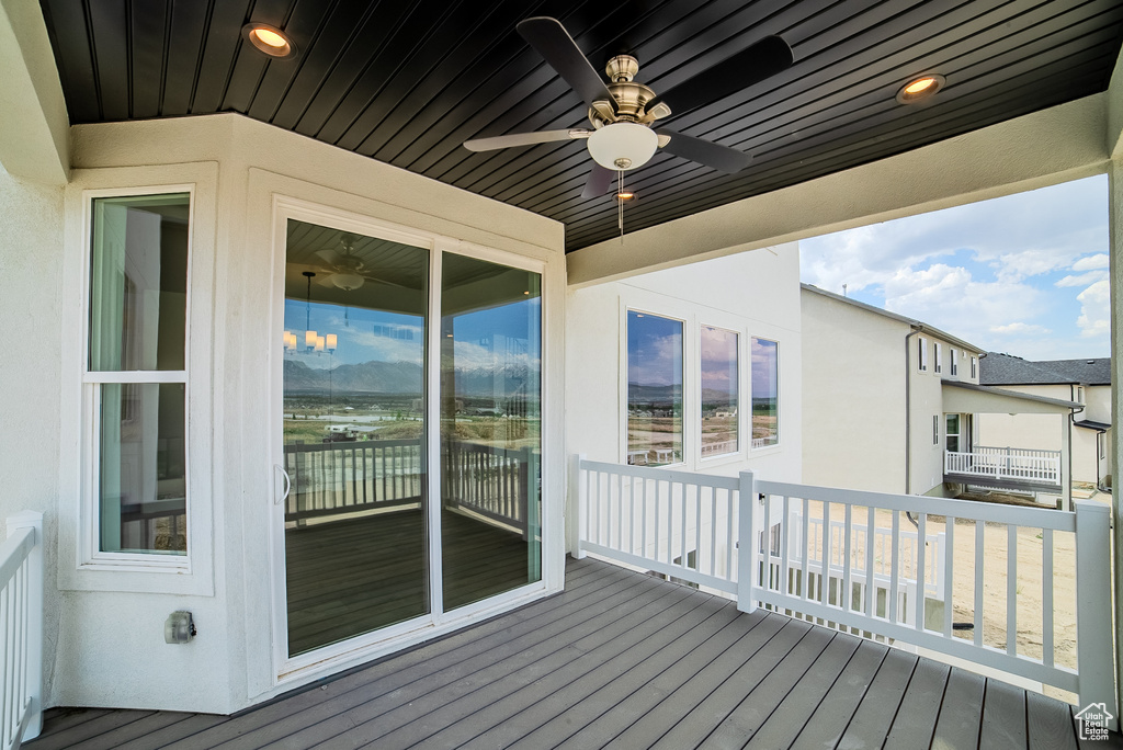 Deck with ceiling fan