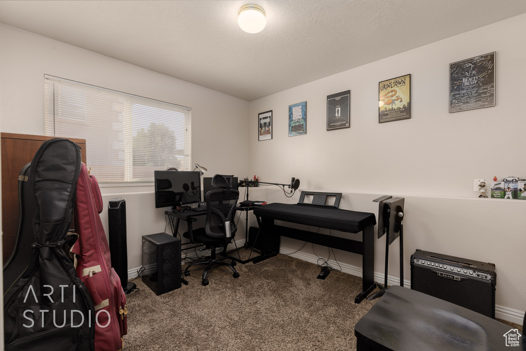 Office featuring carpet floors and baseboards