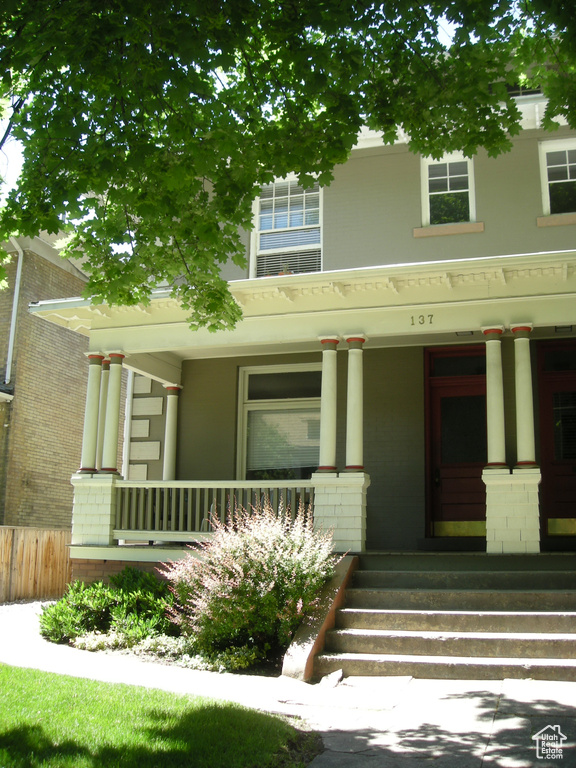 View of front of house featuring a porch