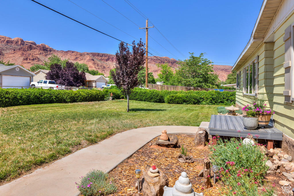 View of yard featuring a mountain view
