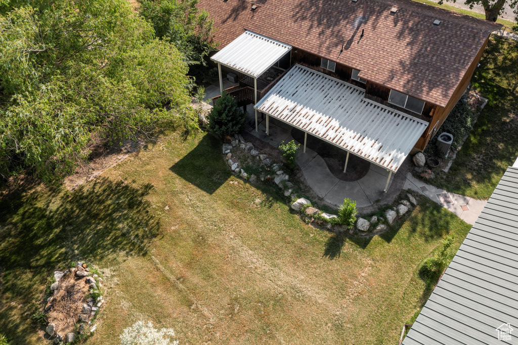 Aerial view of property and surrounding area