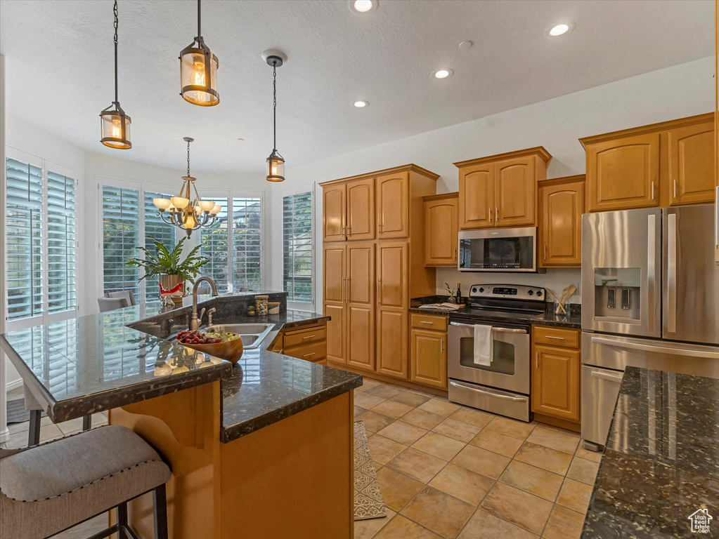 Photo 14 for MLS #2093027 at 1639 E Lone Oak Dr
