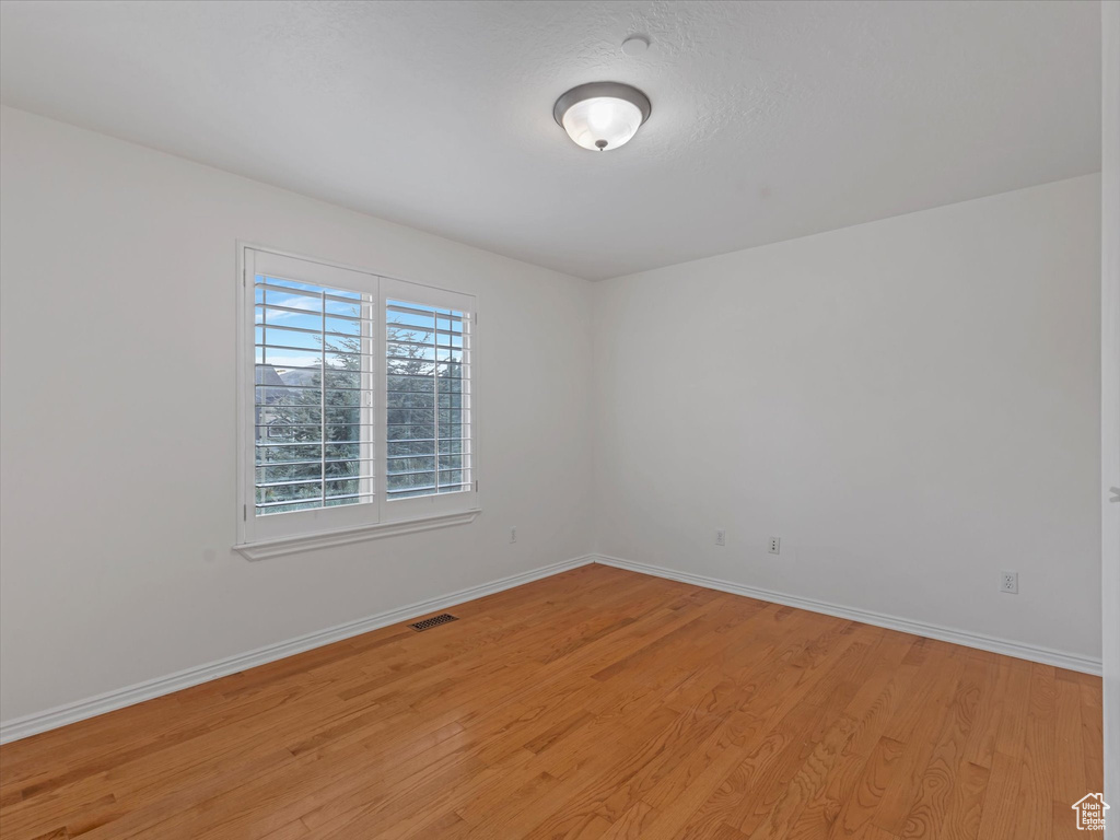Photo 21 for MLS #2093027 at 1639 E Lone Oak Dr