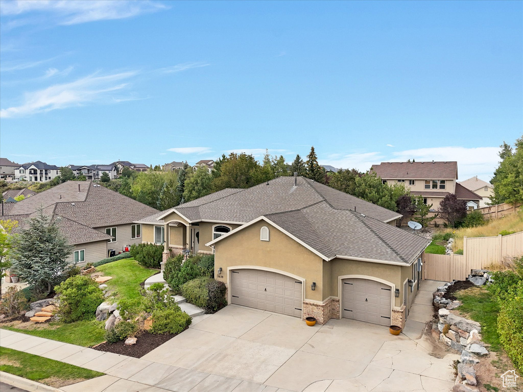 Photo 6 for MLS #2093027 at 1639 E Lone Oak Dr