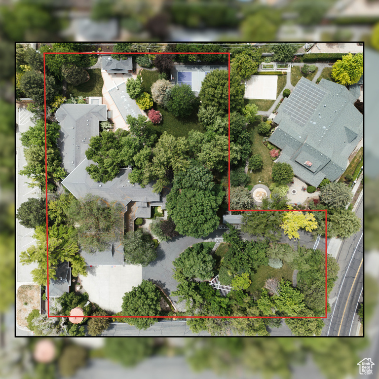 Aerial overview of property\'s location featuring property boundaries highlighted