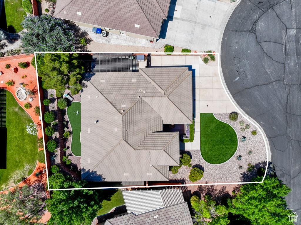 Aerial view of property\'s location featuring property boundaries highlighted