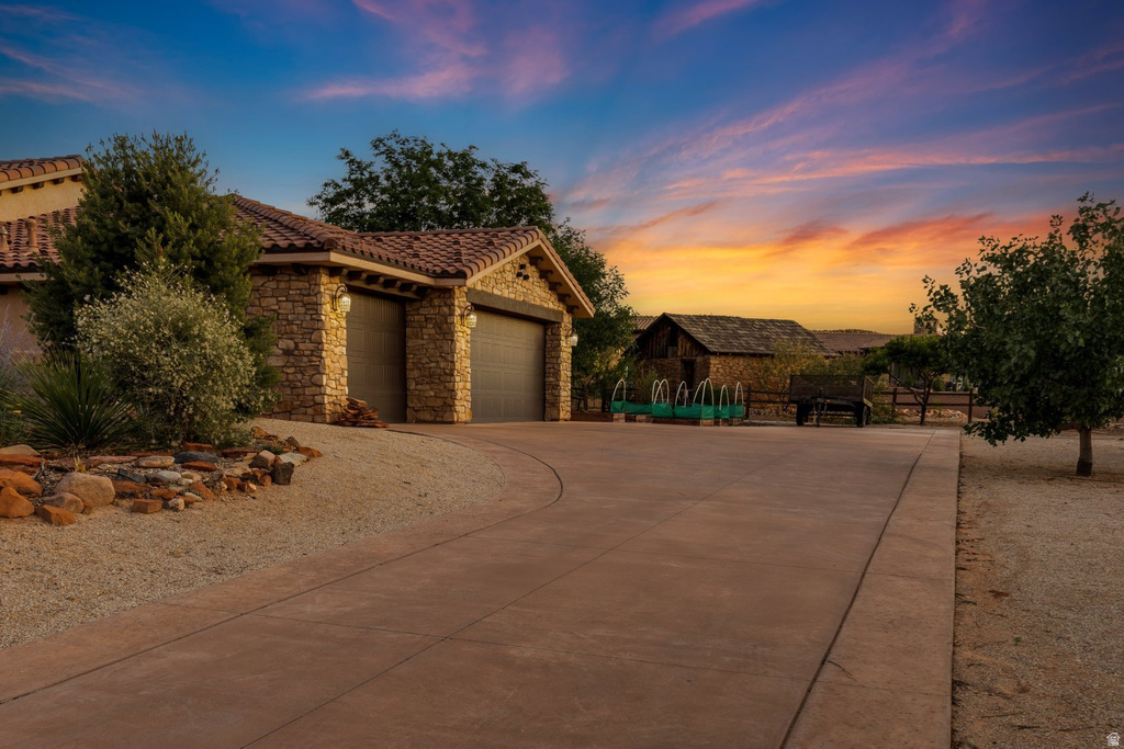 565 E RIO DE SION DR photo 3
