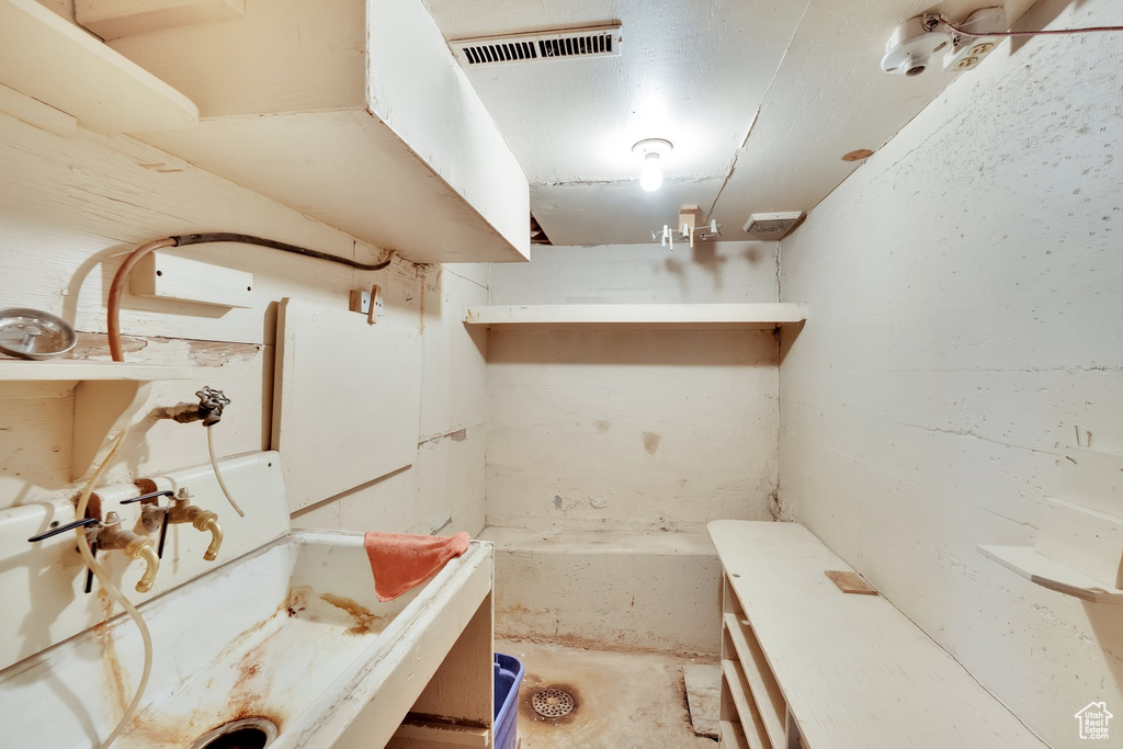 1579 S 1000 W Salt Lake City, UT 84104