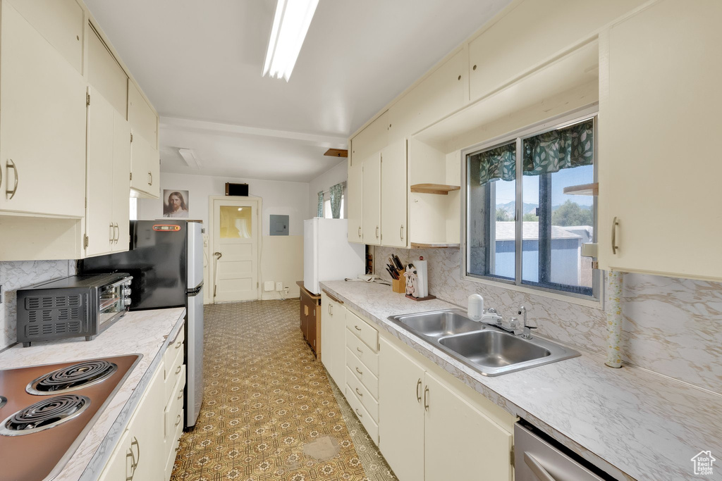 1579 S 1000 W Salt Lake City, UT 84104
