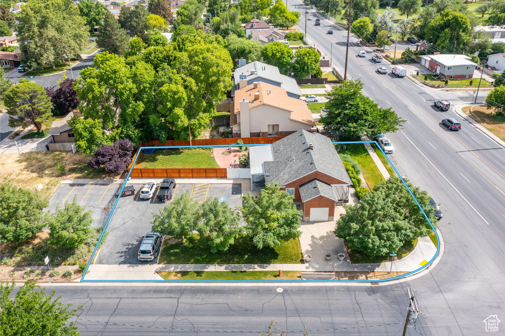 Aerial perspective of suburban area with property parcel outlined