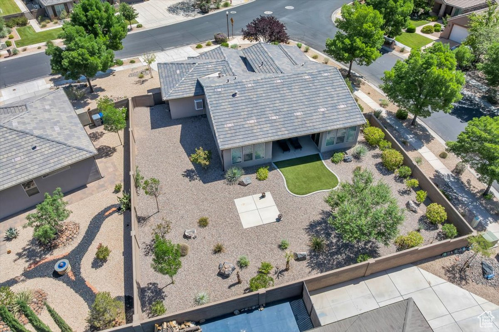 Aerial view of property and surrounding area