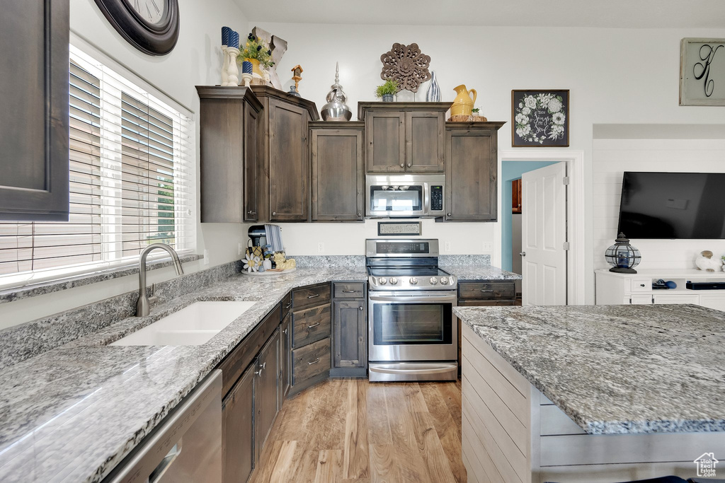 369 E SHELLEY LN Grantsville, UT 84029