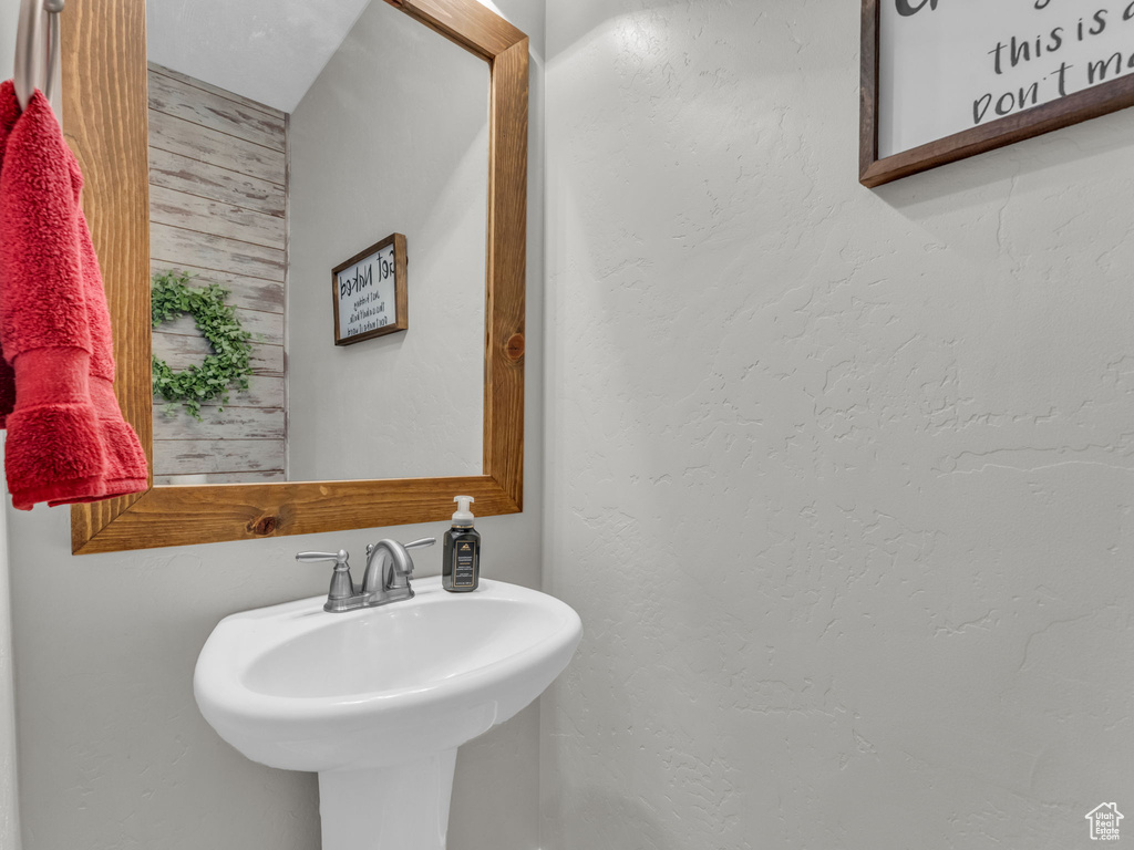 Bathroom with a sink