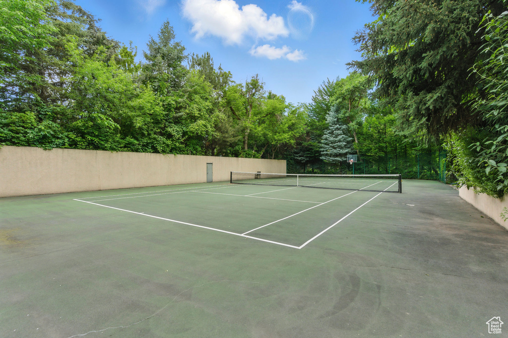 6033 S 2300 E Holladay, UT 84121