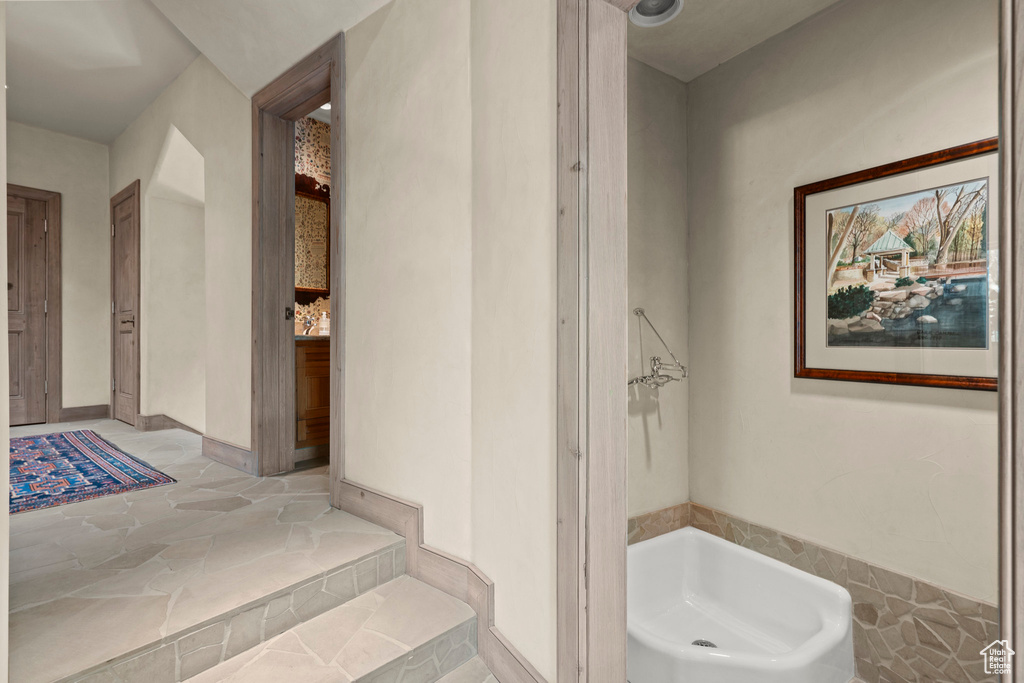 6033 S 2300 E Holladay, UT 84121