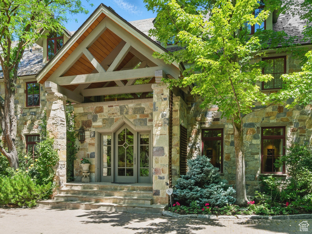 6033 S 2300 E Holladay, UT 84121