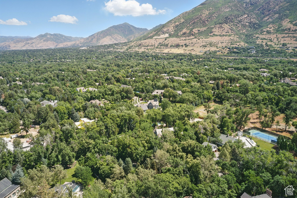 6033 S 2300 E Holladay, UT 84121