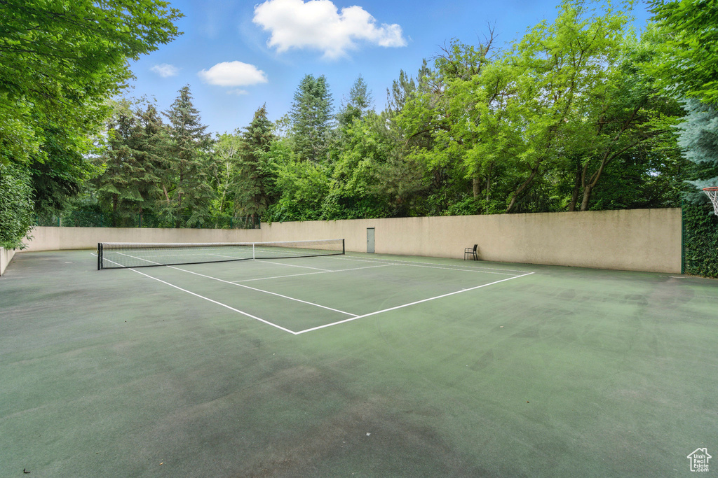 6033 S 2300 E Holladay, UT 84121