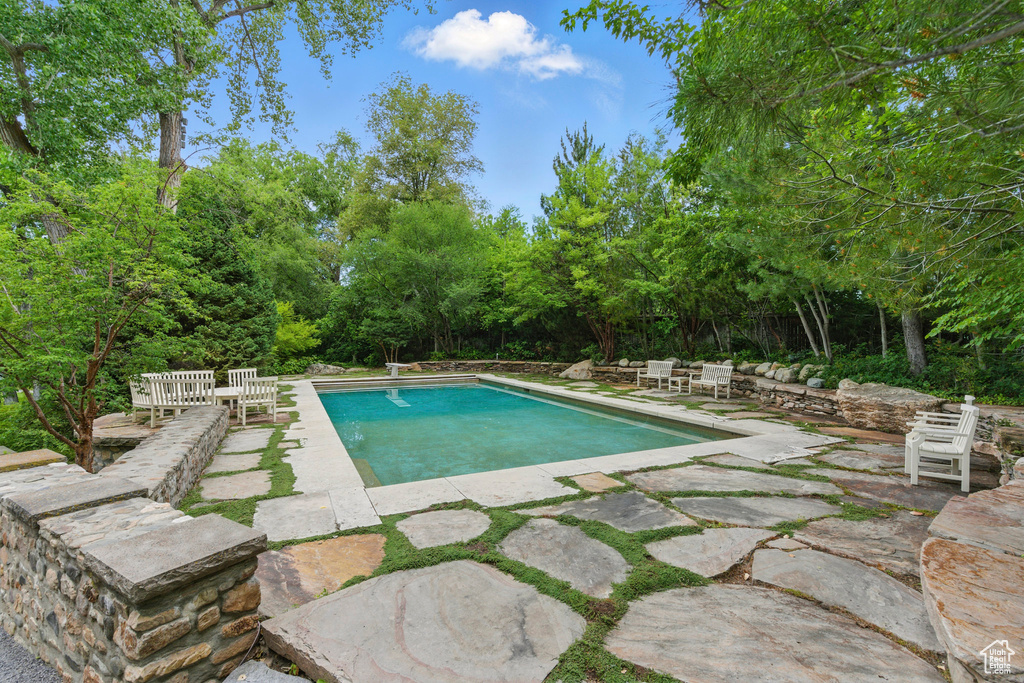 6033 S 2300 E Holladay, UT 84121