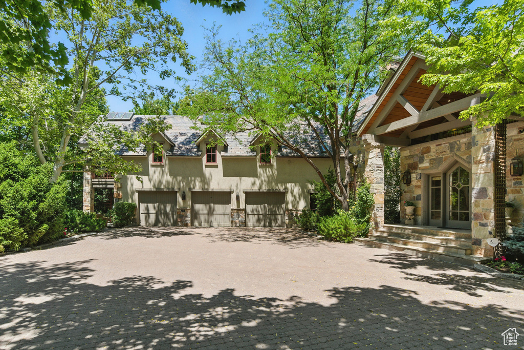 6033 S 2300 E Holladay, UT 84121