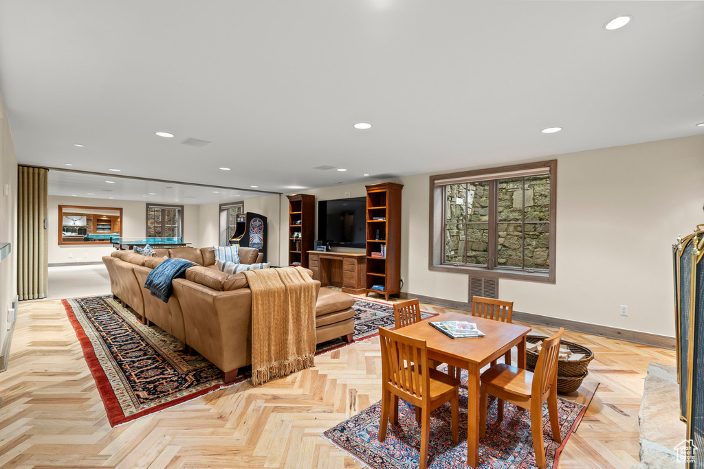 6033 S 2300 E Holladay, UT 84121