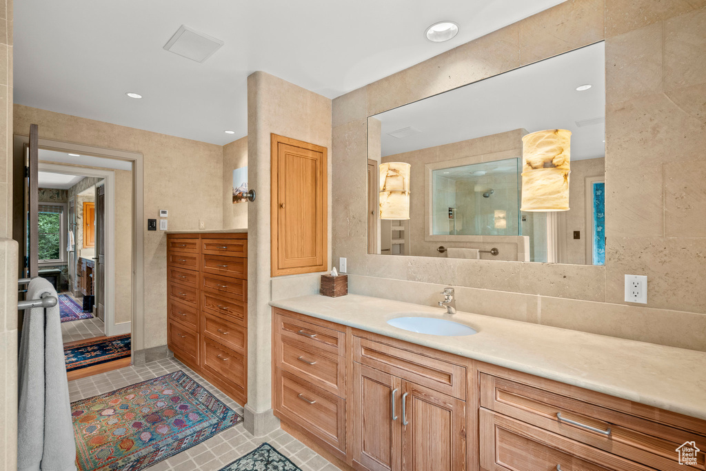 6033 S 2300 E Holladay, UT 84121