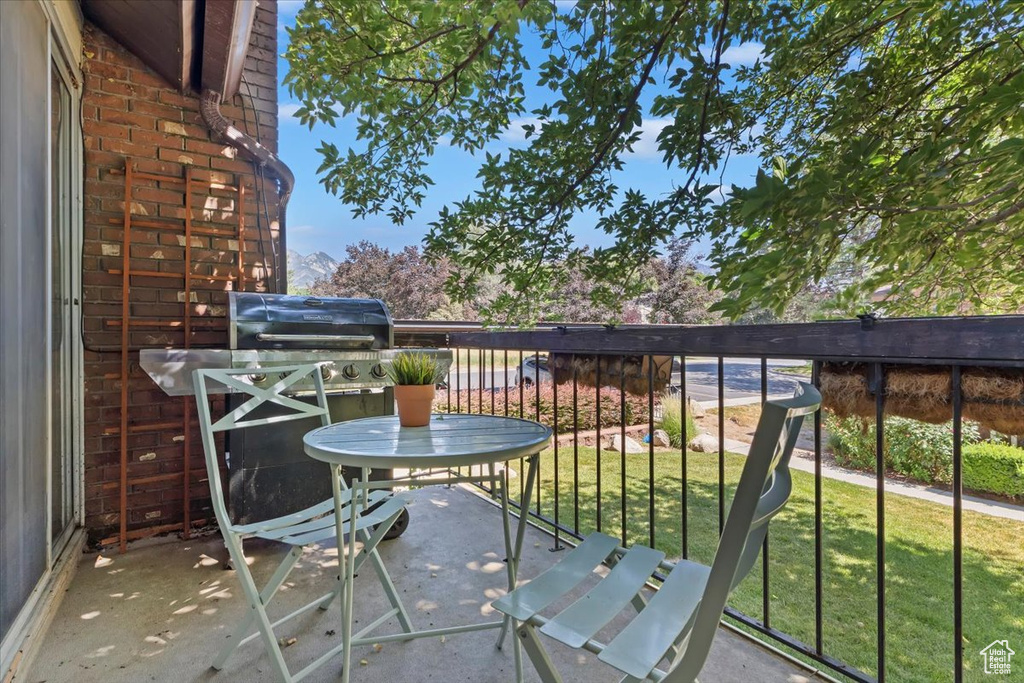 Balcony with area for grilling