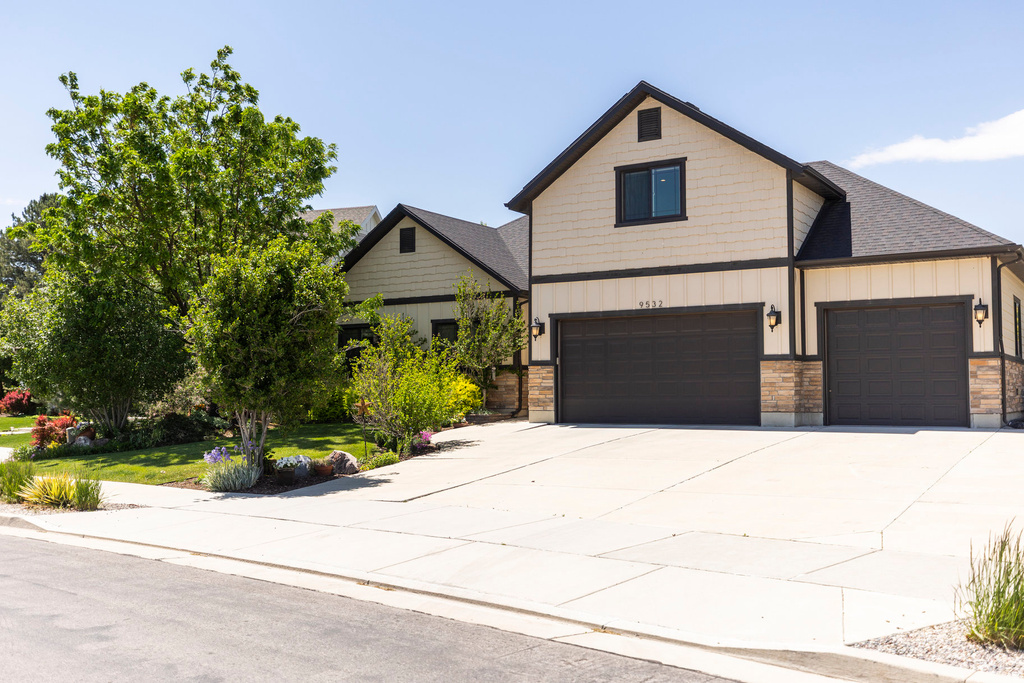 9532 S WILLOW TRAIL WAY South Jordan, UT 84095