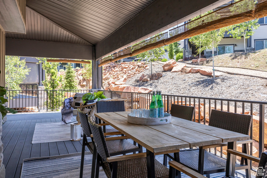 Deck with outdoor dining space