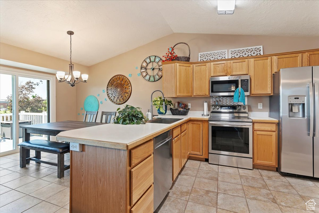 2002 S 1840 W Syracuse, UT 84075