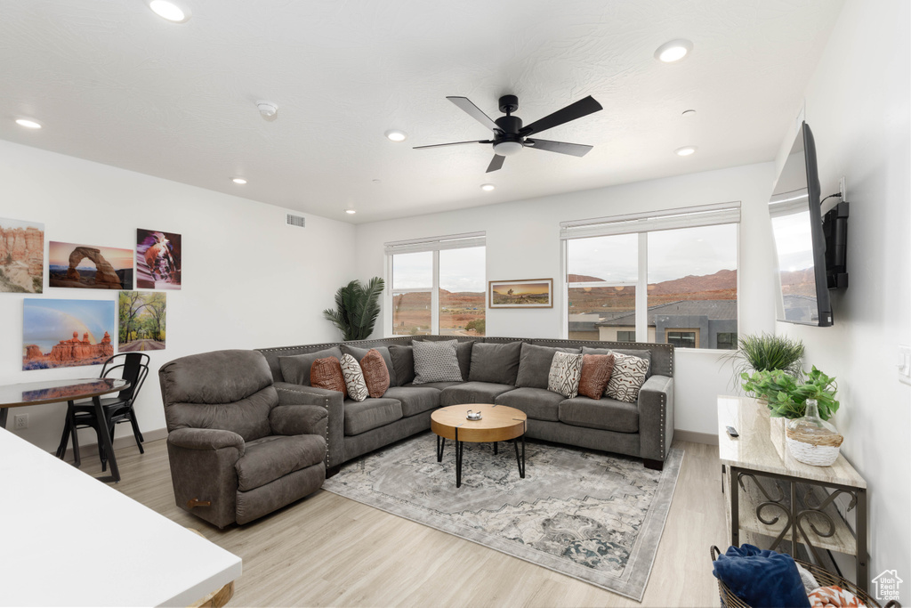 207 N CLIFF SIDE DR #J300 Hurricane, UT 84737