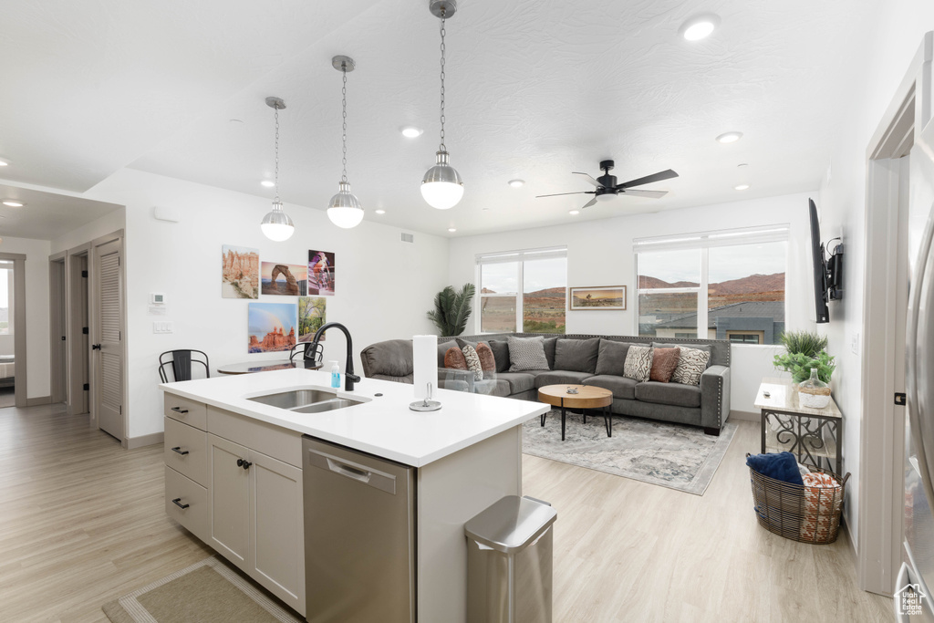 207 N CLIFF SIDE DR #J300 Hurricane, UT 84737