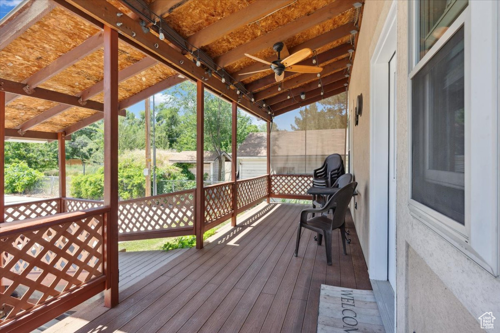 Deck with ceiling fan